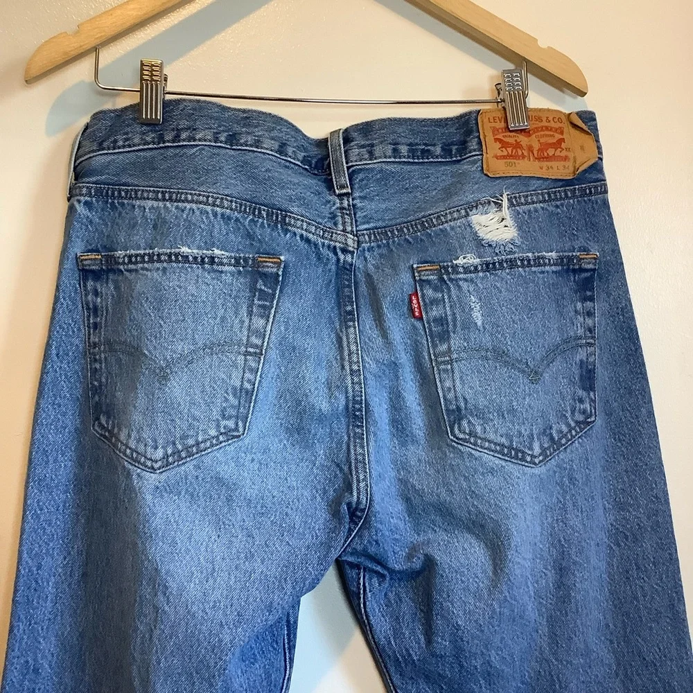 Levi's 501 Denim Blue Men Jeans Distressed/Destroyed 34x34 Straight Button Fly - Picture 5 of 16